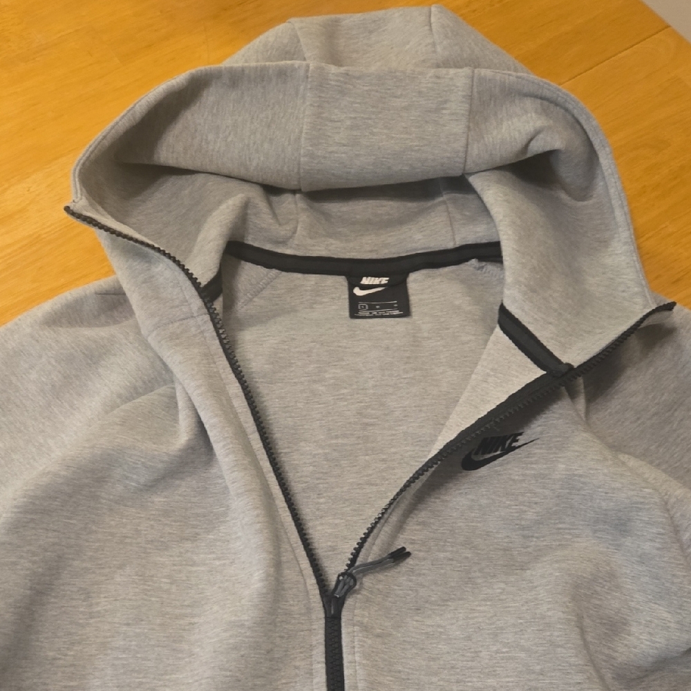 Nike Light Gray Full-Zip Hoodie - Picture 2 of 9